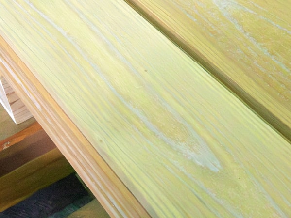 白華現象の生じた木材